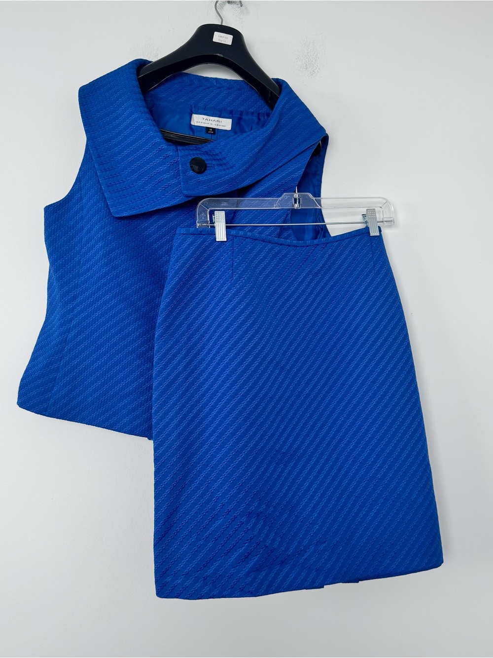Tahari Arthur Levine Skirt Suit Set 16 Royal Blue Textured Corporate Church Work